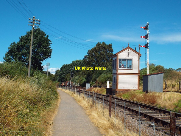 Photo 6"x4" Brampton Valley Way passing Pitsford Sidings Chapel Brampton c2018