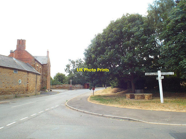 Photo 6"x4" Road junction in Holcot, Northamptonshire Holcot c2018