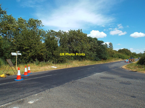 Photo 6"x4" Road junction near Broughton Broughton\/SP8375 c2018