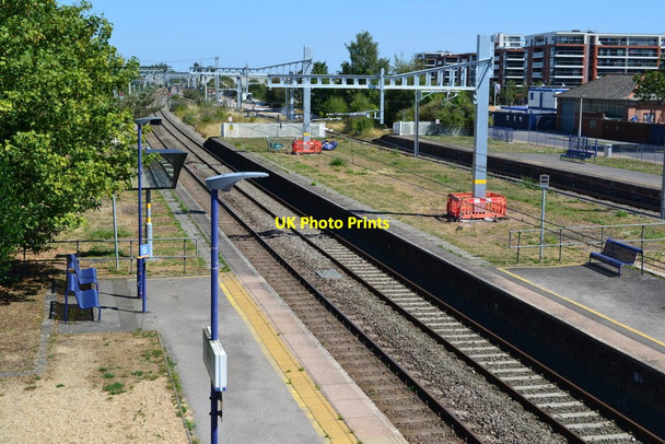 Photo 6"x4" Newbury Racecourse station, looking east from the footbridge Newbury\/SU4767 c2018
