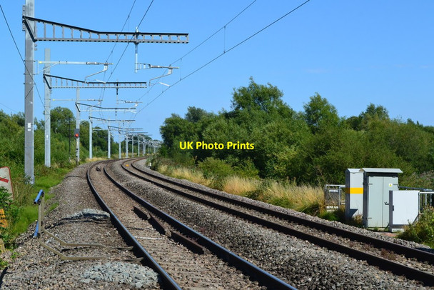Photo 6"x4" Railway line south of the Nature Discovery Centre Thatcham c2018