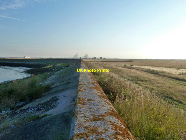 Photo 6"x4" Sea wall, Cliffe Marshes Cliffe\/TQ7376 c2015