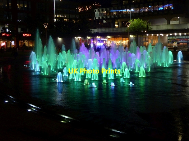 Photo 6"x4" The fountains in Piccadilly Gardens by night Manchester c2018