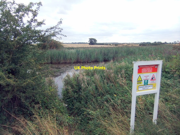 Photo 6"x4" Drainage Pond by Minster Way Arram c2018