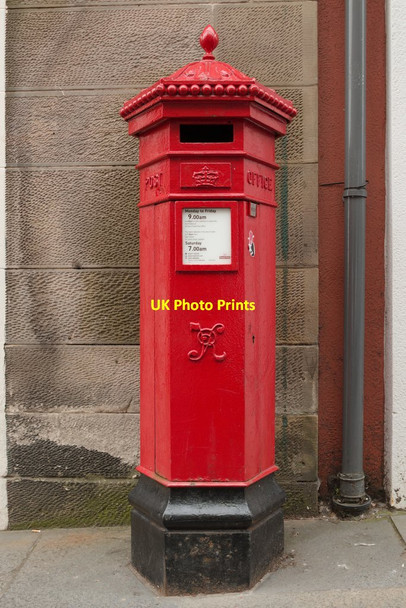 Photo 6"x4" Victorian postbox, Royal Mile, Edinburgh Edinburgh c2018