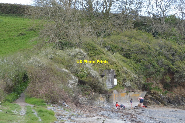 Photo 6"x4" Pillbox, Porth Saxon Mawnan c2018