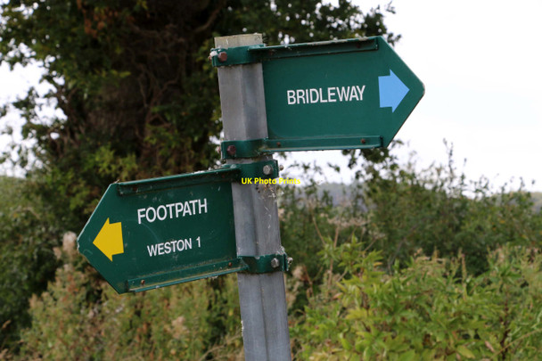 Photo 6"x4" Signpost on the bridleway Kirtlington c2018