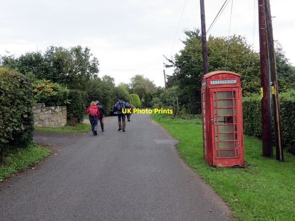 Photo 6"x4" Hen giosg ffon \/ Redundant telephone kiosk Catbrook c2018
