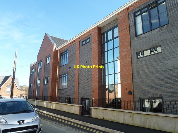 Photo 6"x4" Llys Glan Yr Afon, Severnside Yard - March 2017 Newtown\/Y Drenewydd c2017 P1