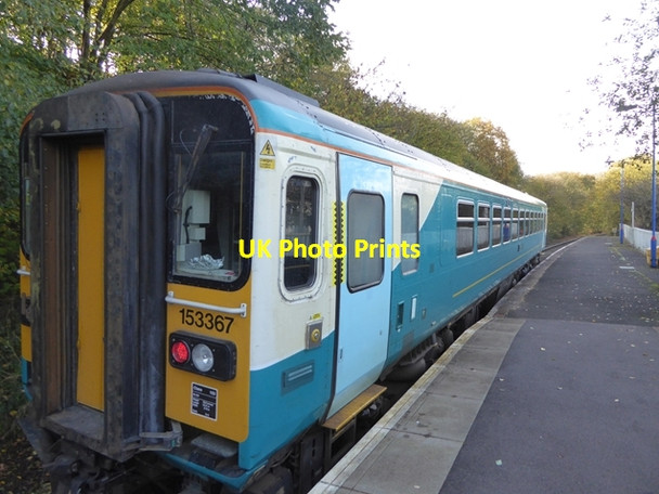 Photo 6"x4" The train leaving Knucklas station... Knucklas c2018