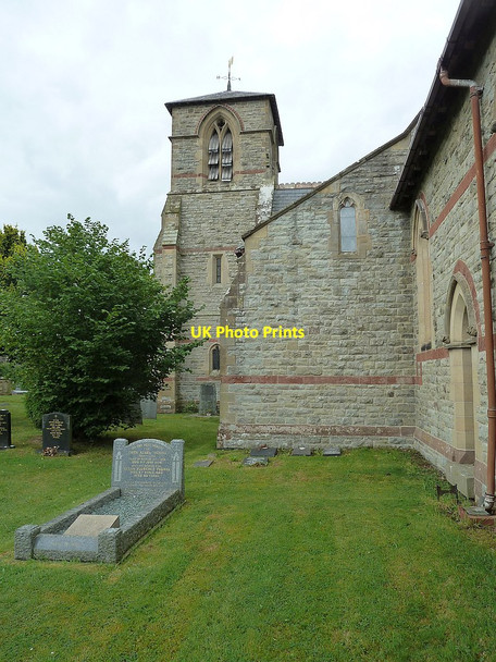 Photo 6"x4" Churchyard of the Church of St Michael and All Angels, Forden Forden\/Ffordun c2017 P2