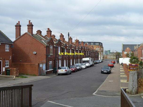 Photo 6"x4" Terrace on Barge House Road, North Woolwich Woolwich c2011