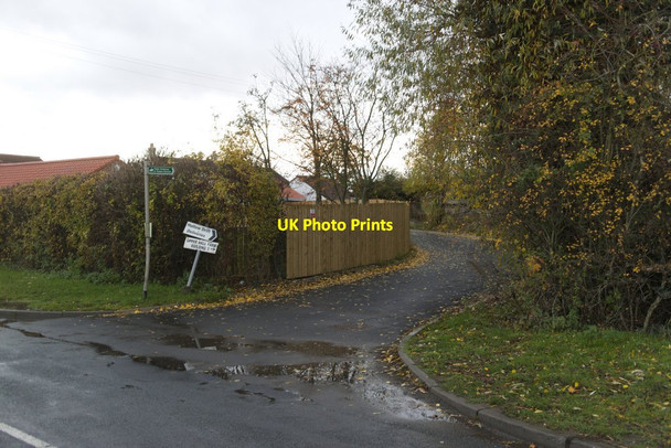 Photo 6"x4" Bridleway and access road, Hollinthorpe Hollinthorpe c2018