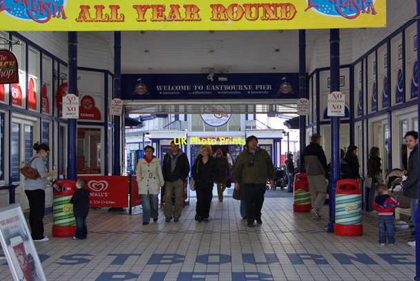 Photo 6"x4" Entrance to Eastbourne Pier, 2009 Eastbourne\/TQ5900 c2009