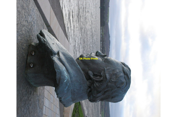 Photo 6"x4" John Logie Baird, on the esplanade, Helensburgh Helensburgh c2018