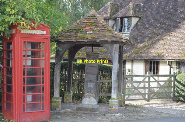 Photo 6"x4" Telephone Kiosk and village pump Smarden c2018