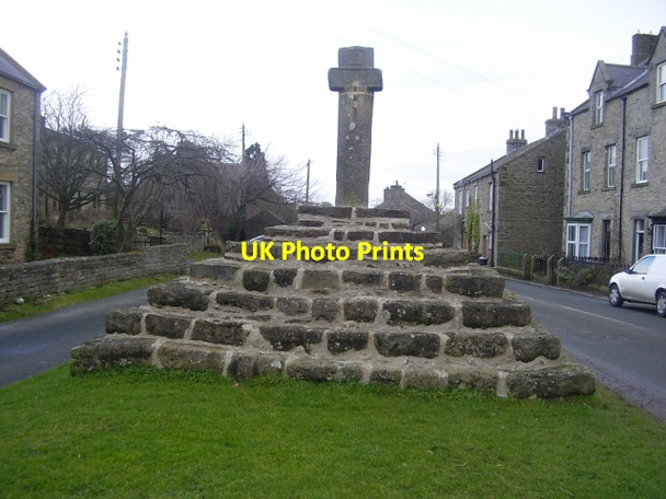 Photo 6"x4" Old Central Cross on the village green, Carperby Carperby\/SE0089 c2009
