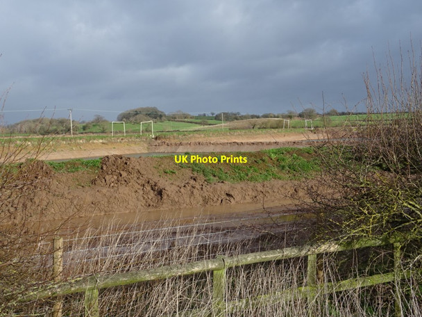 Photo 6"x4" Gravel workings near Ryall's Court Farm Holly Green\/SO8641 c2019