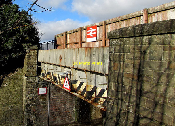 Photo 6"x4" Part of Aberdare railway on a road bridge Aberdare\/Aberdar c2019