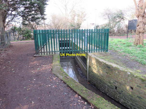 Photo 6"x4" Water level monitoring station, Morden Park Morden\/TQ2568 c2019