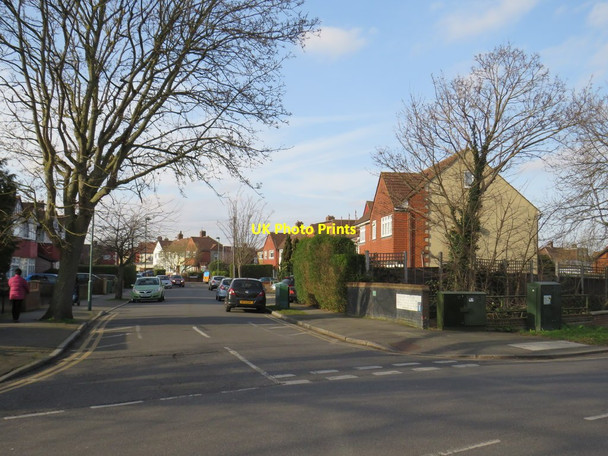 Photo 6"x4" Pembury Avenue, Worcester Park New Malden c2019