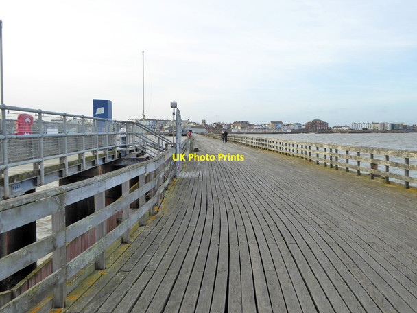 Photo 6"x4" On Walton Pier Walton-On-The-Naze c2019