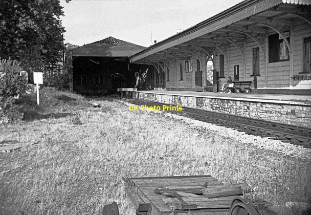 Photo 6"x4" Clevedon Station - platform & train shed Clevedon c1966