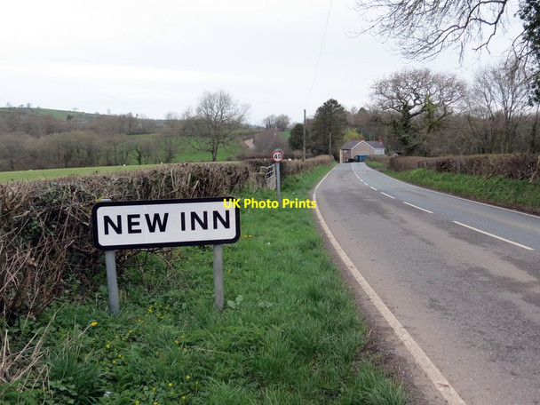 Photo 6"x4" Pentre New Inn \/ New Inn village Rhosmaen\/SN6323 c2019