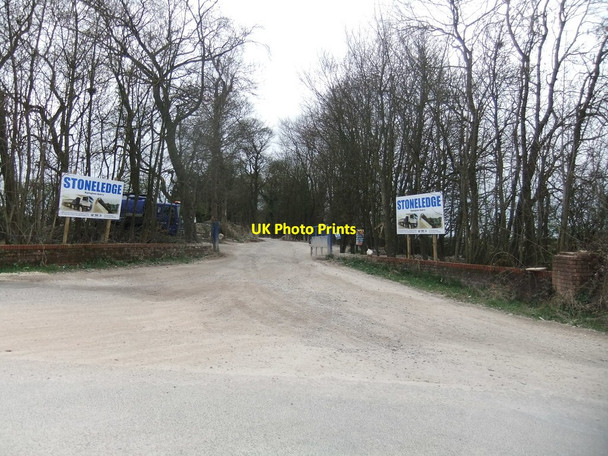 Photo 6"x4" Quarry entrance High Hunsley c2019