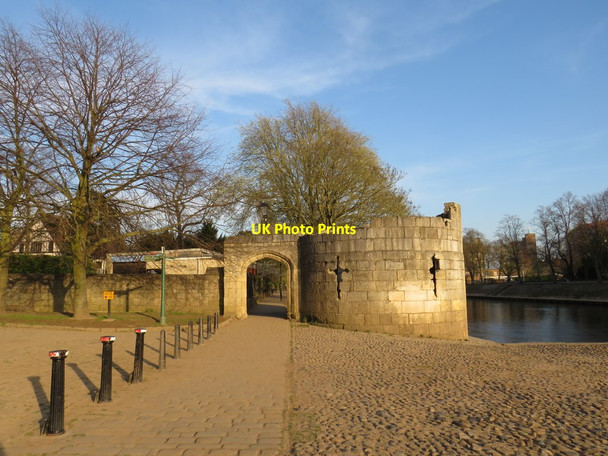 Photo 6"x4" Path on the river bank, York York\/SE5951 c2019