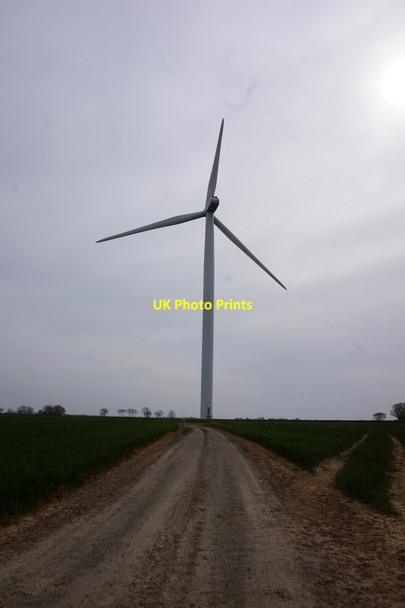 Photo 6"x4" Wind Turbine #2 Friday The 13th Lissett c2019