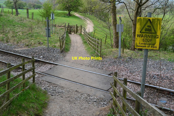 Photo 6"x4" Level crossing over Hope cement works railway Hope\/SK1683 c2019