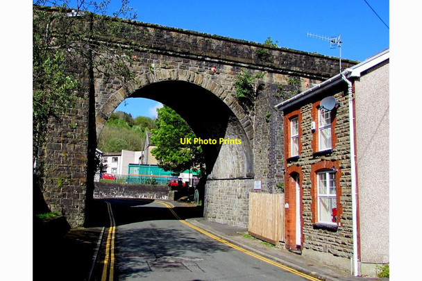 Photo 6"x4" School Street house and railway arch, Pontlottyn Rhymney\/Rhymni c2019
