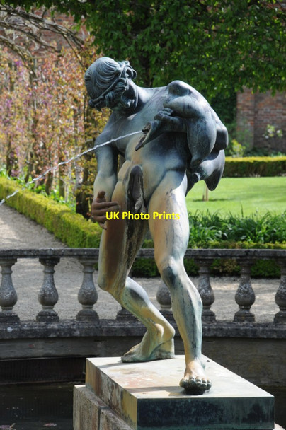 Photo 6"x4" Statue in the gardens at Buscot Park Buscot c2019