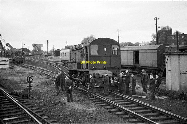 Photo 6"x4" Off the rails at Kingmoor loco shed, 1965 Carlisle c1965