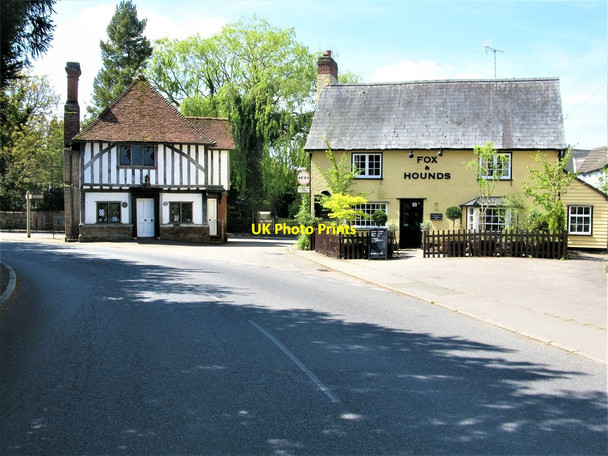 Photo 6"x4" Moot Hall and Fox & Hounds, Steeple Bumpstead Steeple Bumpstead c2019