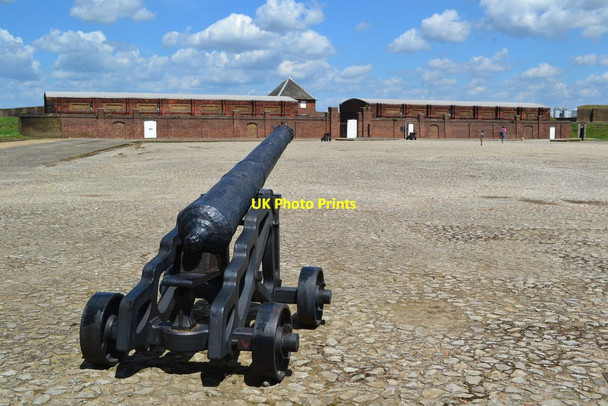 Photo 6"x4" Cannon on the parade ground, Tilbury Fort Gravesend\/TQ6574 c2019