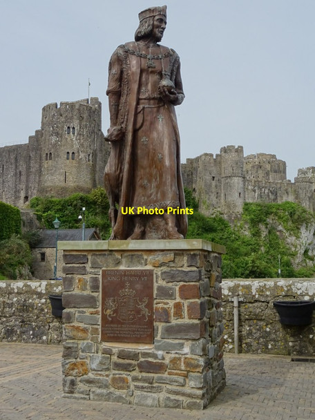 Photo 6"x4" Statue of Henry VII Pembroke\/Penfro c2019