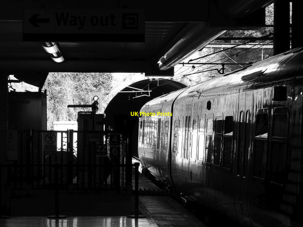 Photo 6"x4" Leaving Queen Street Low Level Station Glasgow c2019