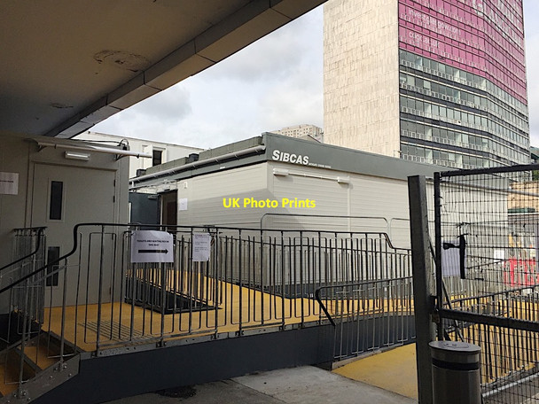 Photo 6"x4" Temporary toilets and waiting room, Queen Street station, Glasgow Glasgow c2019