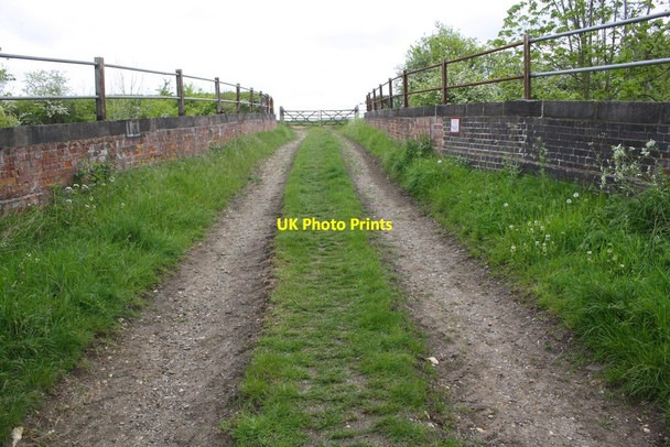 Photo 6"x4" Farm track from Grantham Road over railway Easthorpe\/SK8138 c2019