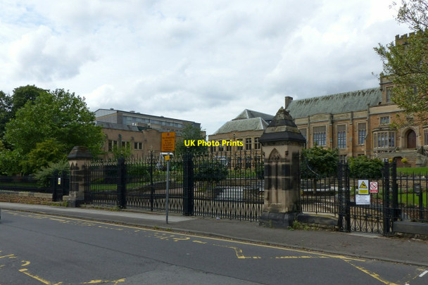 Photo 6"x4" Nottingham High School gateway Nottingham\/SK5641 c2019
