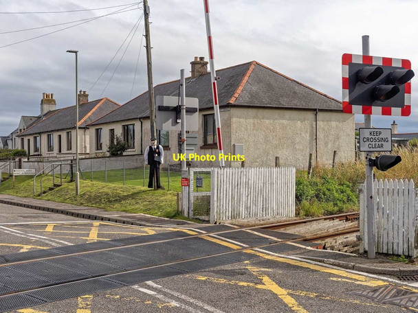 Photo 6"x4" Gower Street Level Crossing Brora c2019