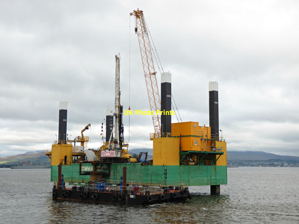 Photo 6"x4" Jack-up barge Commander at Greenock Greenock\/NS2776 c2019