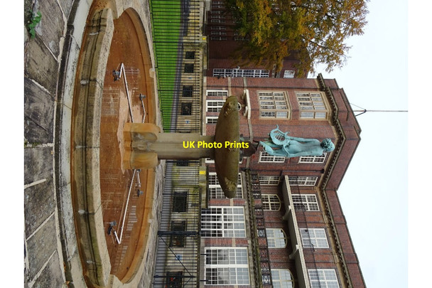 Photo 6"x4" Statue of Terpsichore Bournville c2019 P1
