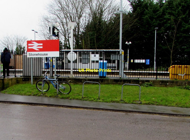 Photo 6"x4" Bicycle parking area outside Stonehouse railway station Stonehouse\/SO8005 c2020