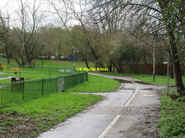 Photo 6"x4" Shared path, High Brooms Royal Tunbridge Wells c2020