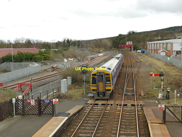 Photo 6"x4" Hexham station: eastbound departure Hexham c2020
