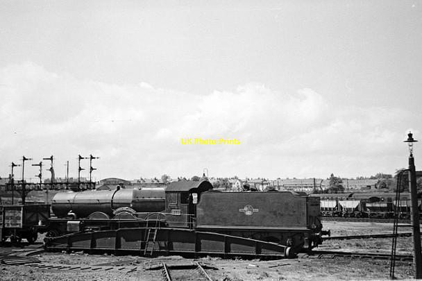 Photo 6"x4" Castle Class no.5001 on the turntable at Chester, 1960 Chester c1960