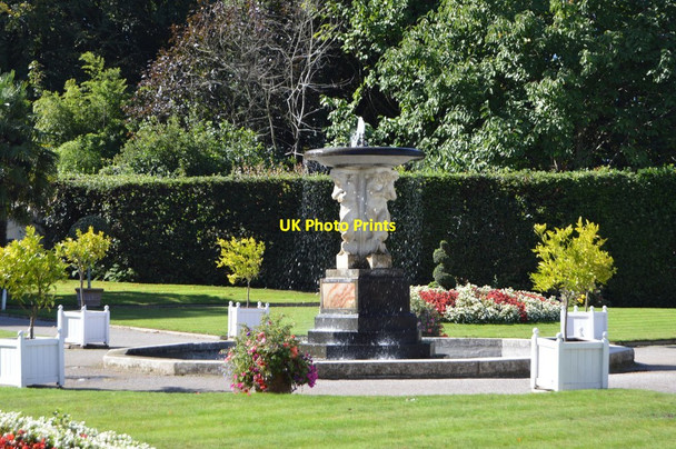 Photo 6"x4" Fountain in formal gardens Torpoint c2018